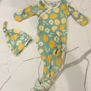 Copper Pearl Lemon Print Newborn Knotted Gown with Hat